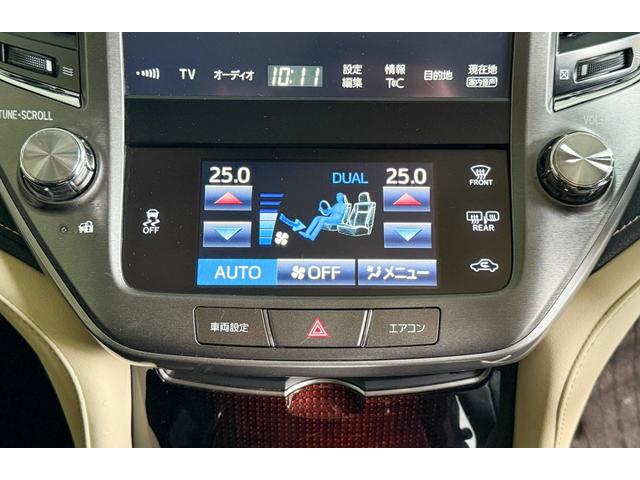 クラウン ロイヤルサルーンＧ　ｉ－Ｆｏｕｒ　４ＷＤ　純正ナビ　フルセグ　バックカメラ　ＥＴＣ　横滑り防止　オートハイビーム　クルコン　ＢＳＭ　シートメモリー　ヒーターミラー　全席レザーシートカバー　純正アルミホイール（60枚目）