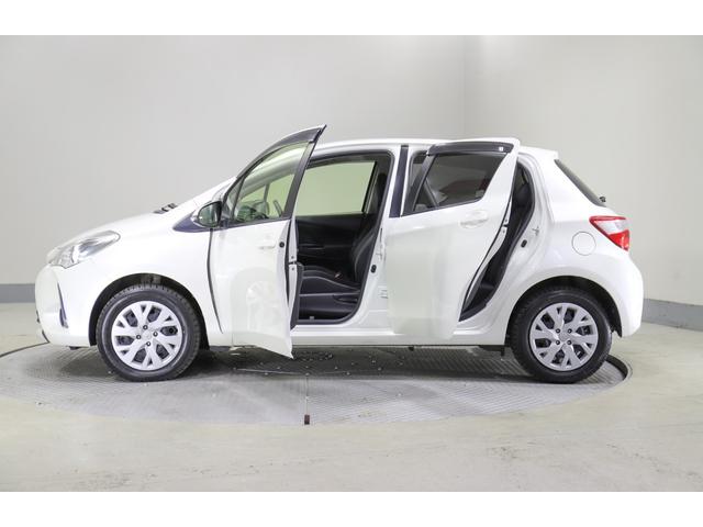 ヴィッツ U 純正ナビ Bカメラ ETC 衝突軽減サポート レーンアシスト ワイパーデアイサー 切替4WD シートH オートハイビーム LEDオートライト 社外ドラレコ前後 社外エンスタ(17枚目)