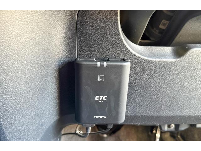 ヴィッツ U 純正ナビ Bカメラ ETC 衝突軽減サポート レーンアシスト ワイパーデアイサー 切替4WD シートH オートハイビーム LEDオートライト 社外ドラレコ前後 社外エンスタ(63枚目)