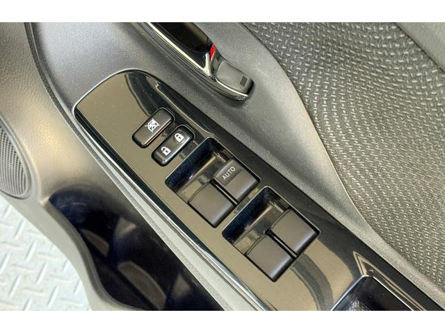ヴィッツ U 純正ナビ Bカメラ ETC 衝突軽減サポート レーンアシスト ワイパーデアイサー 切替4WD シートH オートハイビーム LEDオートライト 社外ドラレコ前後 社外エンスタ(65枚目)