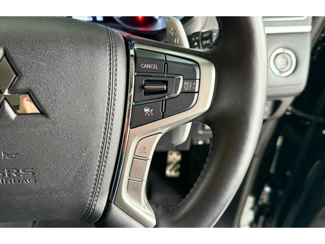 �N���[�Y�R���g���[���@�\���������H���ŃA�N�Z���𓥂ݑ����Ȃ��Ă��Z�b�g�������x���ێ����Ă����@�\�ł���