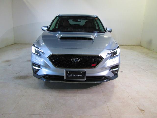 レヴォーグ ＳＴＩ　Ｓｐｏｒｔ　ＥＸ　ＥｙｅＳｉｇｈｔ　Ｘ　ナビ　プッシュスタート／メモリーナビ／バックカメラ／パーシート／シートヒーター（5枚目）