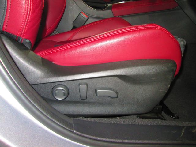 レヴォーグ ＳＴＩ　Ｓｐｏｒｔ　ＥＸ　ＥｙｅＳｉｇｈｔ　Ｘ　ナビ　プッシュスタート／メモリーナビ／バックカメラ／パーシート／シートヒーター（21枚目）