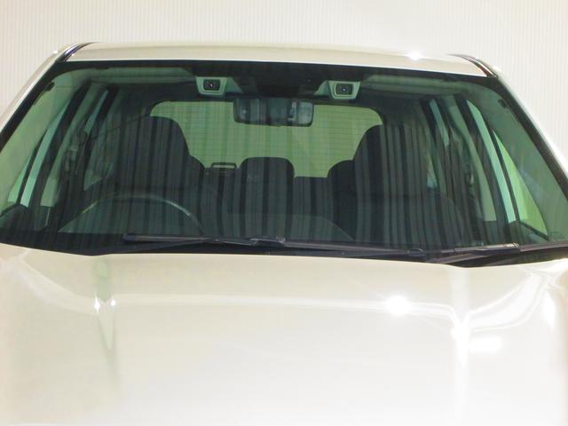 フォレスター Ｐｒｅｍｉｕｍ　ＥｙｅＳｉｇｈｔ搭載車　アイサイトＶｅｒ．３搭載車／Ｘ－ＭＯＤＥ搭載車／８型ビルトインナビ／シートヒーター／Ｆ・Ｓ・Ｒカメラ／ＥＴＣ２．０／パワーシート／スマートリヤビューミラー純正１８インチＡＷ／夏・冬タイヤ付（4枚目）