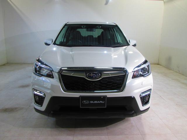フォレスター Ｐｒｅｍｉｕｍ　ＥｙｅＳｉｇｈｔ搭載車　アイサイトＶｅｒ．３搭載車／Ｘ－ＭＯＤＥ搭載車／８型ビルトインナビ／シートヒーター／Ｆ・Ｓ・Ｒカメラ／ＥＴＣ２．０／パワーシート／スマートリヤビューミラー純正１８インチＡＷ／夏・冬タイヤ付（11枚目）