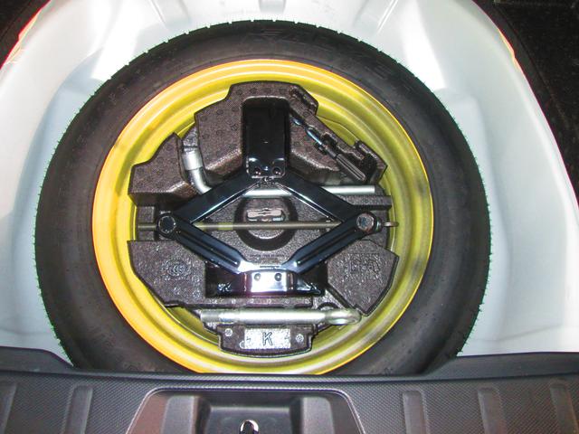 フォレスター Ｐｒｅｍｉｕｍ　ＥｙｅＳｉｇｈｔ搭載車　アイサイトＶｅｒ．３搭載車／Ｘ－ＭＯＤＥ搭載車／８型ビルトインナビ／シートヒーター／Ｆ・Ｓ・Ｒカメラ／ＥＴＣ２．０／パワーシート／スマートリヤビューミラー純正１８インチＡＷ／夏・冬タイヤ付（40枚目）