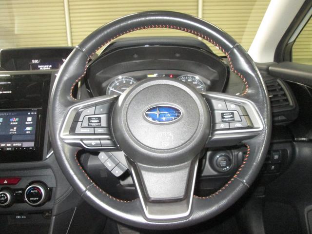 �X�C�b�`�ނ��@�\�I�ɓZ�߂��Ă���A�ی^�V�F�C�v�̂R�{�X�|�[�N�X�e�A�����O�I