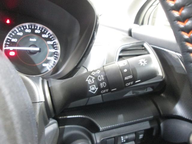 ���͂̏Ɠx�ɉ����Ď����I�Ƀ��C�g��_��������I�[�g���C�g�I���ԃg���l���ɓ������ۂɁA�킴�킴���C�g��t����K�v������܂���I