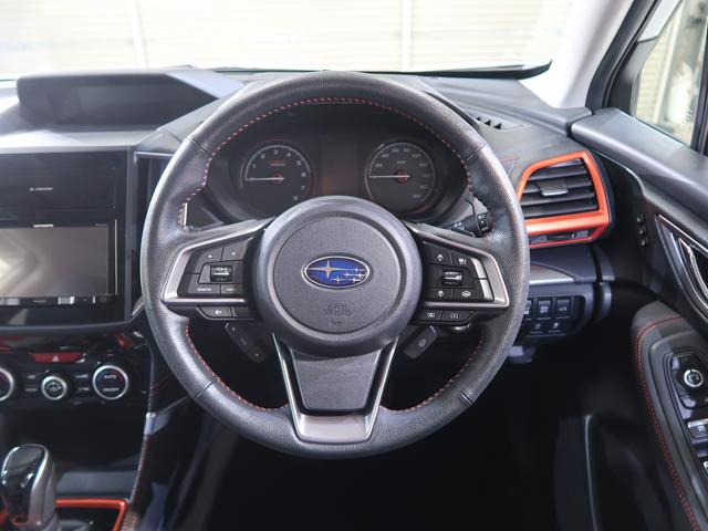 �X�C�b�`�ނ��@�\�I�ɓZ�߂��Ă���A�ی^�V�F�C�v�̂R�{�X�|�[�N�X�e�A�����O�I