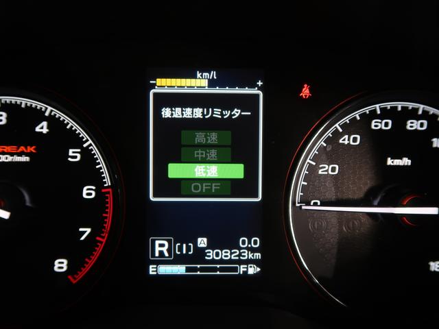 ��ގ��A�K�v�ȏ�ɉ������Ȃ��悤�ԑ��𐧌�����A��ޑ��x���~�b�^�[�I�������x�͍����^�����^�ᑬ�^�n�e�e����ݒ�ł��܂��B