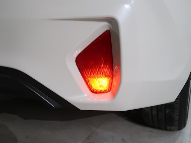 ＬＥＤリヤフォグランプ装備！濃霧や吹雪などの悪天候時に自車位置を後続車に知らせ、視界不要による追突を防止することができます。