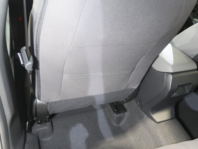 フロントシートバックポケット！フロントシートの背面に３つに仕切られたポケットを採用。本や雑誌はもちろん、スマートフォンやタブレット端末の充電時の置き場としても最適です。