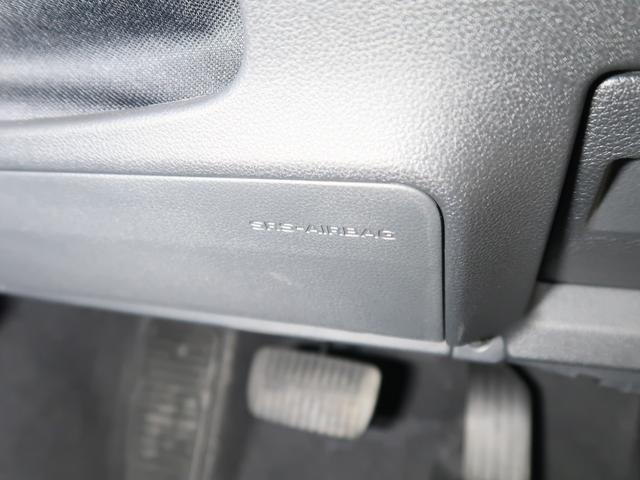 前面衝突時に下肢へのダメージを軽減する運転席ＳＲＳニーエアバッグを装備！