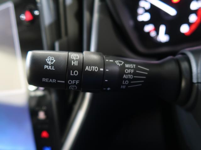 雨の量や周囲の明るさに応じ自動で作動する雨滴感知オートワイパー！雨量に合わせて自動的に最適な払拭間隔でワイパーを作動させます。