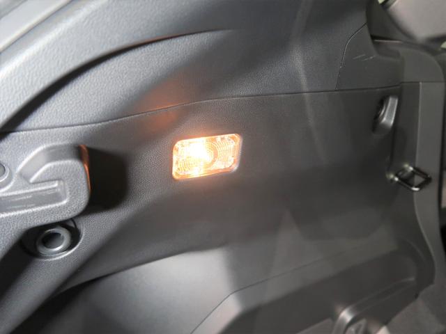 カーゴルームランプあります。夜間の荷物の積み下ろしが快適です！