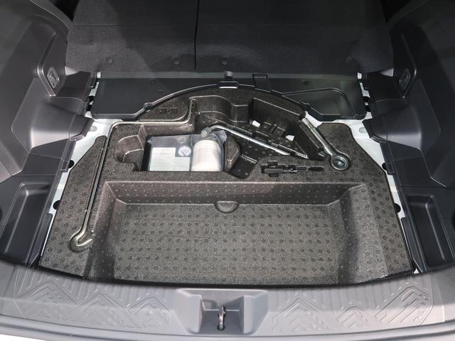 フロアボード下のサブトランクです！ちょっとした小物等を収納できる便利なスペースです！