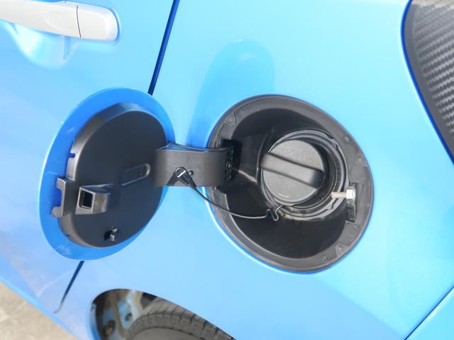 �������͎ԗ����㕔�ɂ������܂��B���M�����[�K�\�����d�l�Ń^���N�e�ʂ͂R�O�k�ł��B