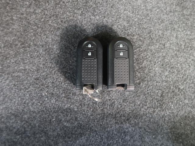 �X�}�[�g�L�[�ŃJ�o����|�P�b�g�̒��̌���T���킸��킵������J������܂��I