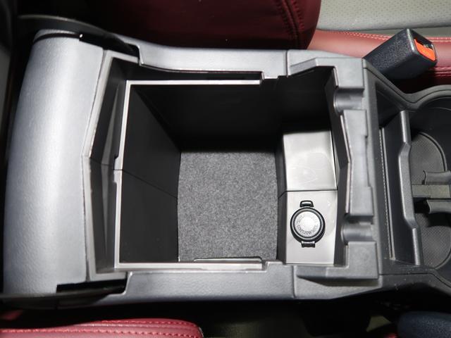 �Z���^�[�R���\�[�����ɂ��d���\�P�b�g������Ă��܂��I�I