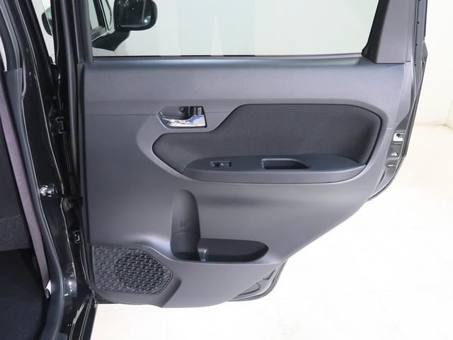 �����h�A�ɂ̓y�b�g�{�g��������h�����N�z���_�[���t���Ă��܂��B