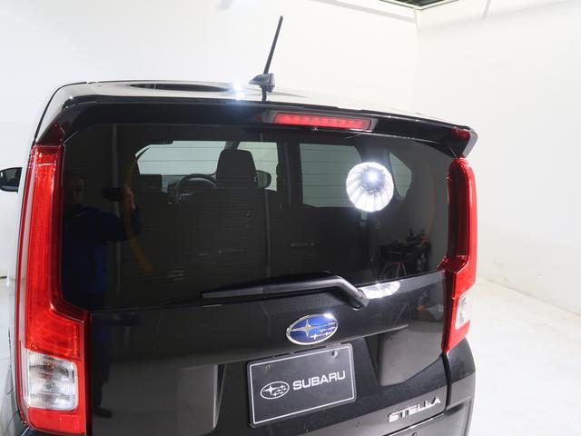 ���A�E�C���h�E�E�f�t�H�b�K�[�����I�d�M���̔M�ɂ���āA���A�K���X�̌��I���������Ď��E���N���A�ɂ��鑕���ŁA�����~��n��ŁA�K���X���������Ă��܂��Ƃ����Ƃ��ɂ��З͂𔭊����܂��B