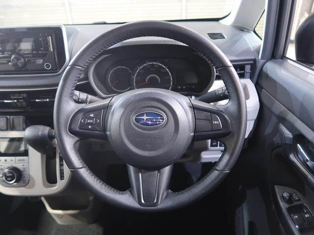 �X�C�b�`�ނ��@�\�I�ɔz�u���ꂽ�R�{�X�|�[�N�X�e�A�����O�I