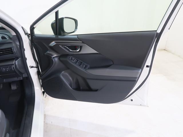 �t�����g�h�A�ɂ̓|�P�b�g���[����������Ă��܂��B