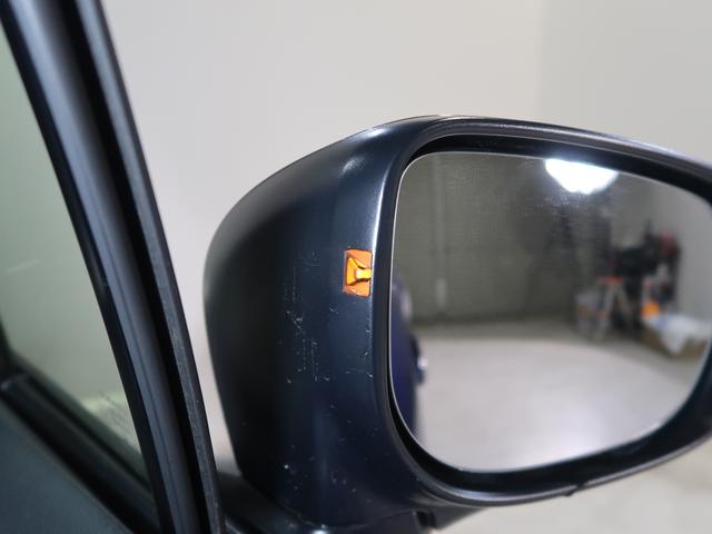 �X�o�������r�[�N���f�B�e�N�V�������ځI�h�A�~���[����͌����ɂ����ꏊ�ɂ���ԗ������m���āA�Ԑ��ύX���ɏՓ˂̊댯������ꍇ�ɂ̓h�A�~���[�����̂k�d�c�C���W�P�[�^�[��x�񉹂Œ��ӂ𑣂��Ă����@�\�ł��B