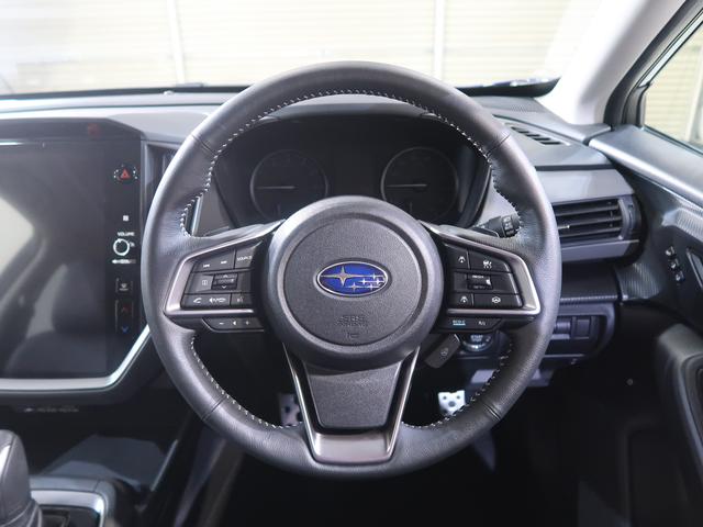 �X�C�b�`�ނ��@�\�I�ɓZ�߂��Ă���A�ی^�V�F�C�v�̂R�{�X�|�[�N�X�e�A�����O�I