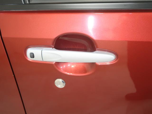 �X�}�[�g�L�[��ێ�������ԂŃh�A�n���h���̃X�C�b�`�������ƃh�A�̎{���E�J�����o���ĕ֗��ł��B�^�]�ȃh�A�ɂ̓L�[�V�����_�[����������Ă��܂��̂ŁA�L�[���X�d�r���؂�Ă��L�[�ł̎{���ƊJ�����ł��܂��B