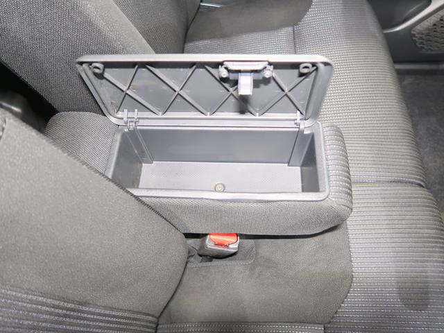 �W���J����Ǝ��[�{�b�N�X�ɂȂ��Ă��܂��B