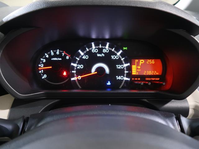 �C���t�H���[�V�����f�B�X�v���C�t�����~�l�Z���g���[�^�[�B�E���ɂ͉t���f�B�X�v���C��������A�h���C�r���O�̊�{����\�����܂��B