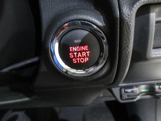 �{�^���ЂƂŃG���W���n�m�I�^�]�̖����������o����v�b�V���X�^�[�g�I�G���W���̎n���́A�u���[�L�y�_���𓥂݂Ȃ���v�b�V���X�C�b�`�ōs���܂��B