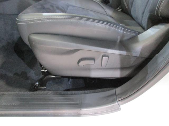 フォレスター ＳＰＯＲＴ　ＥｙｅＳｉｇｈｔメモリーナビ／バックカメラ　プッシュスタート／メモリーナビ／バックカメラ／パワーシート／シートヒーター（4枚目）