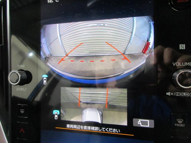 �t�����g�E�T�C�h�J�����̉f���̓}���`�t�@���N�V�����f�B�X�v���C�ɉf���o���܂��B