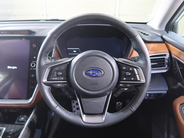 �X�C�b�`�ނ��@�\�I�ɓZ�߂��Ă���A�ی^�V�F�C�v�̂R�{�X�|�[�N�X�e�A�����O�I