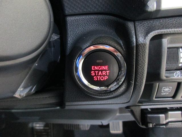 �{�^���ЂƂŃG���W���n�m�I�^�]�̖����������o����v�b�V���X�^�[�g�I�G���W���̎n���́A�u���[�L�y�_���𓥂݂Ȃ���v�b�V���X�C�b�`�ōs���܂��B