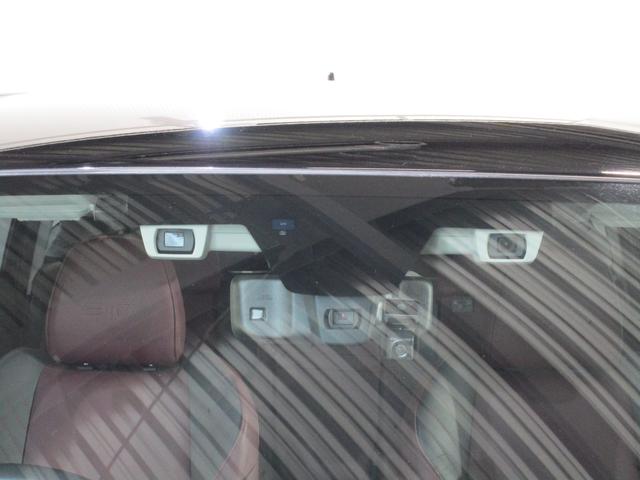 �A�C�T�C�g�́A�댯�̑����ꏊ�ł��Ԃ���Ȃ����T�|�[�g�I�����̂�ڎw���Đi�������A�C�T�C�g�i�u�����D�R�j���h���C�u�̈��S�Ɩ�����������ɐ[�߂܂��B