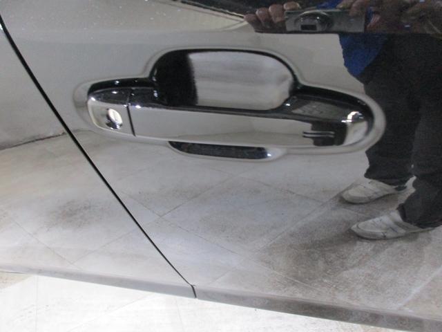 �h�A�n���h���ɐG��邾���ŉ����E�{�����ł���L�[���X�A�N�Z�X�I�A�N�Z�X�L�[���g�т��đO�Ȃ̃h�A�n���h�������ɐG��邾���ŉ����A�h�A�n���h���̃Z���T�[�ɐG��邾���Ŏ{���ł��܂��B