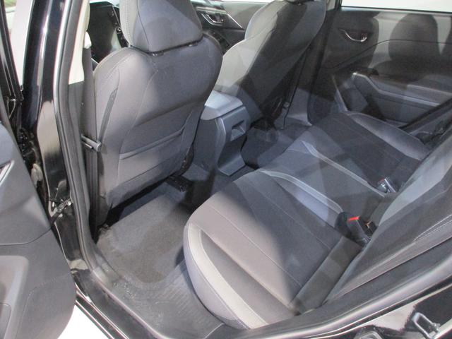 ����ȃV�[�g�o�b�N�ɂ͒n�}��G���Ȃǂ����[�ł���|�P�b�g�t���I