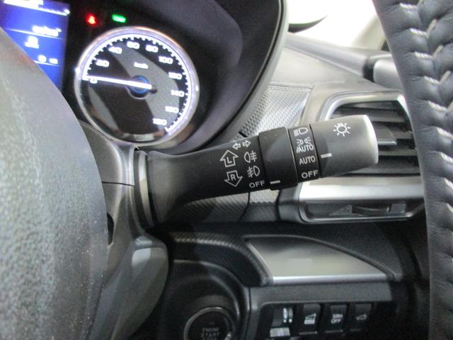 ���͂̏Ɠx�ɉ����Ď����I�Ƀ��C�g��_��������I�[�g���C�g�I���ԃg���l���ɓ������ۂɁA�킴�킴���C�g��t����K�v������܂���I