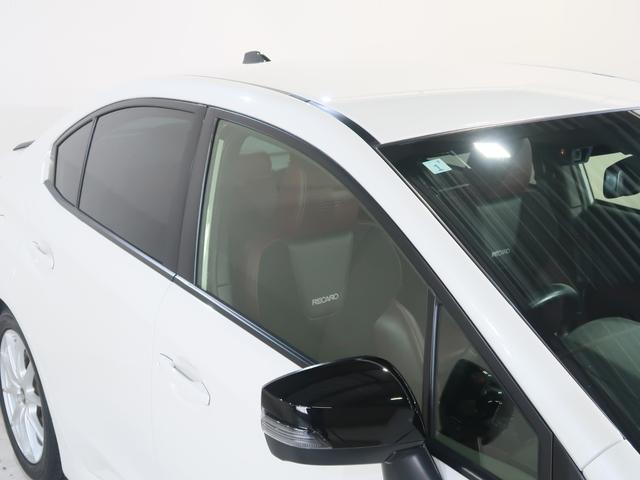 ���炩�ȃG���W���t�B�[���Ŏv���ʂ�̉^�]���ł��鐅���Ό��G���W���r�t�a�`�q�t�@�a�n�w�d�q�I�y�ʁE�R���p�N�g�E��d�S�Ő����Ό��Ɠ��̐U���̏��Ȃ��A�G���W���t�B�[���̊��炩�����A����̖��������x���܂��B