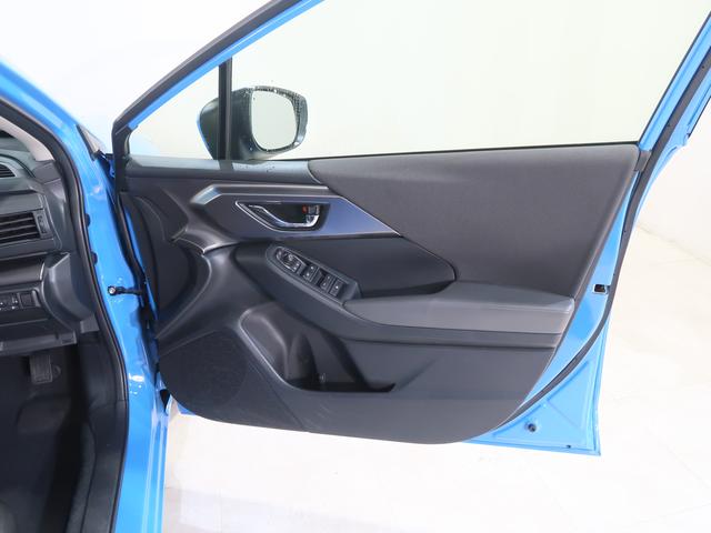 �t�����g�h�A�ɂ̓|�P�b�g���[����������Ă��܂��B