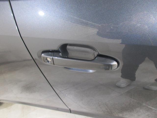 �h�A�n���h���ɐG��邾���ŉ����E�{�����ł���L�[���X�A�N�Z�X�I�A�N�Z�X�L�[���g�т��đO�Ȃ̃h�A�n���h�������ɐG��邾���ŉ����A�h�A�n���h���̃Z���T�[�ɐG��邾���Ŏ{���ł��܂��B