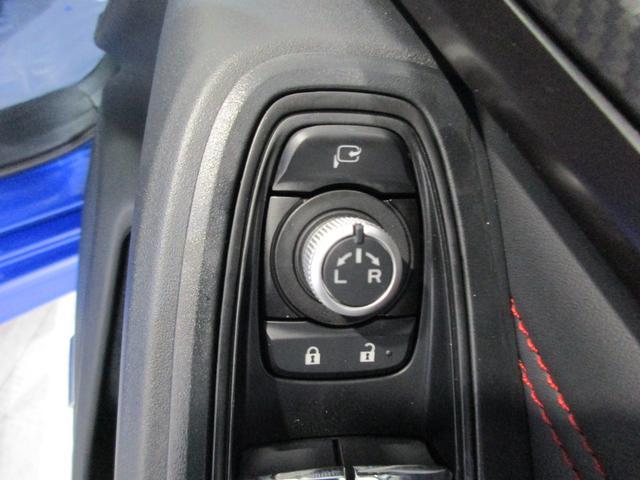 �h�A�~���[�̒����E�i�[�͂�����̃X�C�b�`�ōs���܂��B