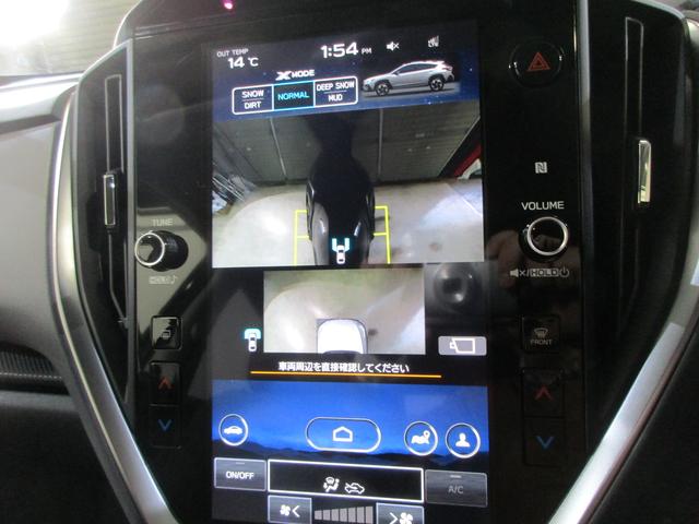 �t�����g�E�T�C�h�J�����̉f���̓}���`�t�@���N�V�����f�B�X�v���C�ɉf���o���܂��B