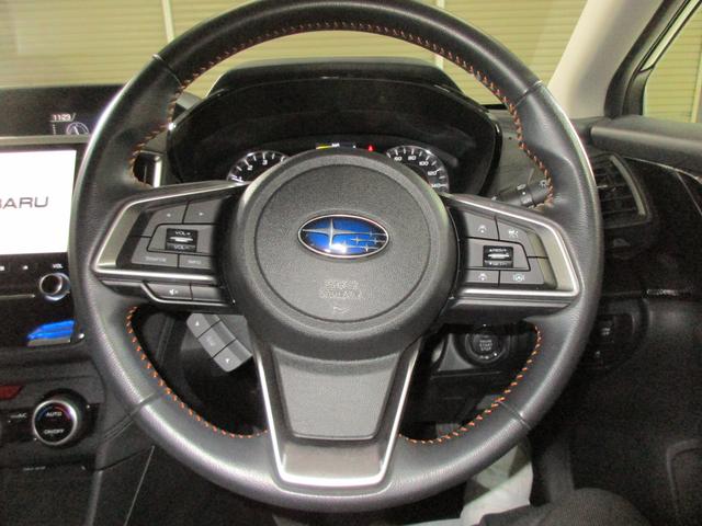 �X�C�b�`�ނ��@�\�I�ɓZ�߂��Ă���A�ی^�V�F�C�v�̂R�{�X�|�[�N�X�e�A�����O�I