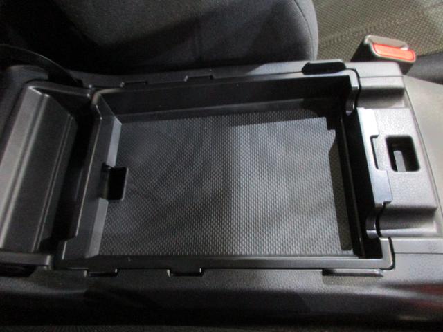 �W���J����ƁA�X�}�[�g�t�H�������[�d���Ă����̂ɍœK�ȃR�[�h���ʂ�����O�����Z���^�[�R���\�[���g���[������ŁA���[�X�y�[�X���������܂��B