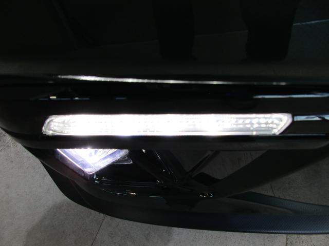 �I�v�V�����̂k�d�c�A�N�Z�T���[���C�i�[�����I�k�d�c���g�p�������ԓ_���p���C�g�ŁA�������_�����A�Ό��Ԃ���s�҂Ɏ��Ԃ̐ڋ߂⑶�݂�m�点���ڂ̃f�C���C�g�ł��B