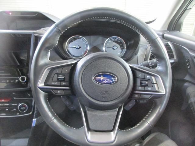 �X�C�b�`�ނ��@�\�I�ɓZ�߂��Ă���A�ی^�V�F�C�v�̂R�{�X�|�[�N�X�e�A�����O�I